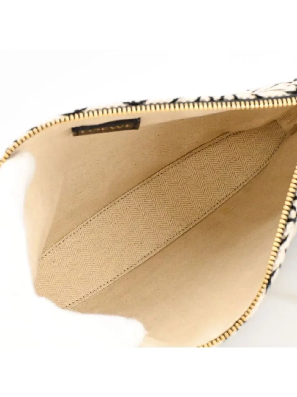 Loewe Pouch Blanc Black
